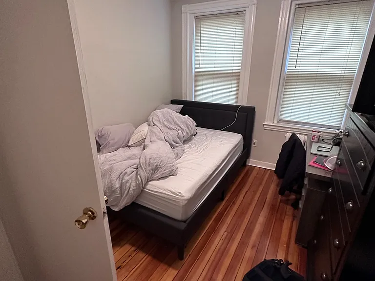 220 Hanover St #7 — Photo 23