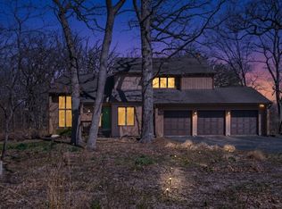 29W256 Oak Ln, West Chicago, IL
