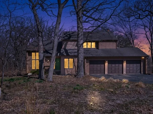 29W256 Oak Ln, West Chicago, IL 60185