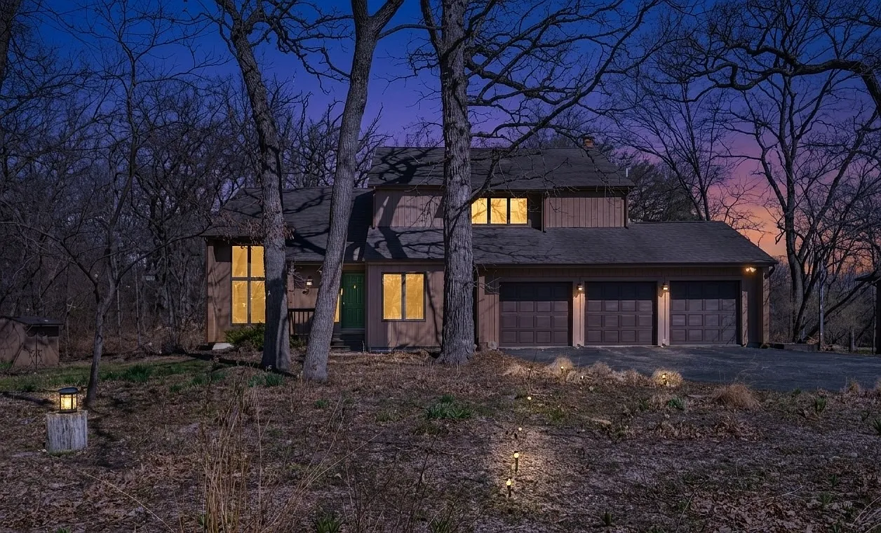 29W256 Oak Ln photo 1