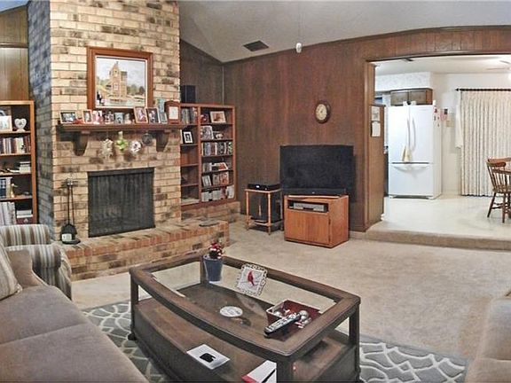 2nd image of 1909 Kirkwood Cir