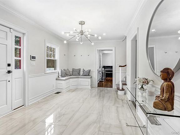 4th image of 18 Lakeside Drive