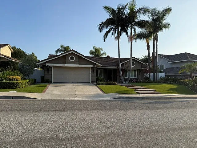 3516 E Marywood Dr — Photo 2