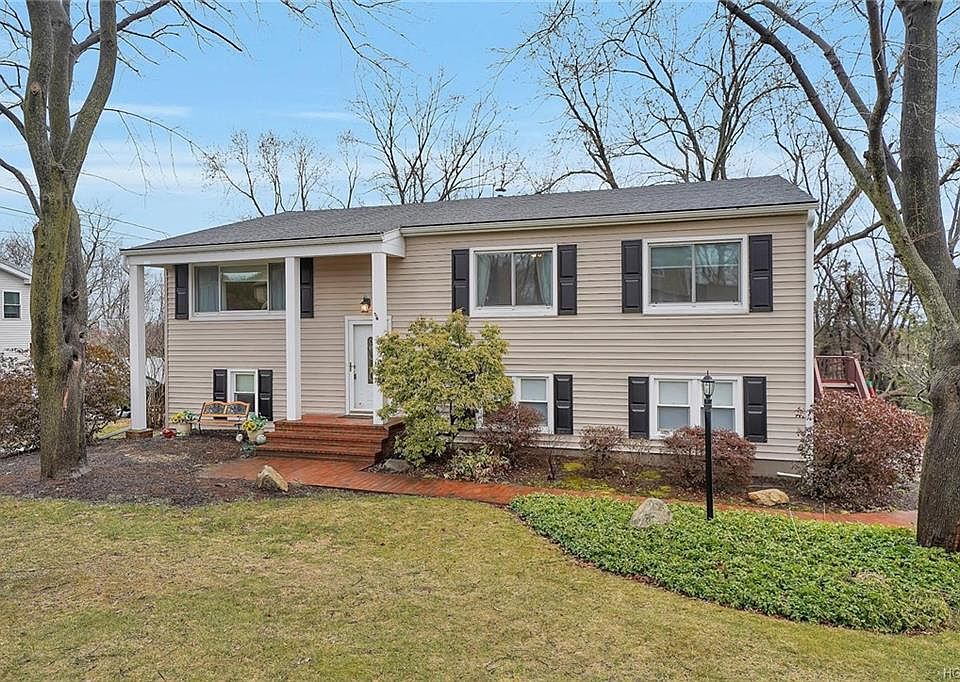 1st image of 3376 Deerhaunt St