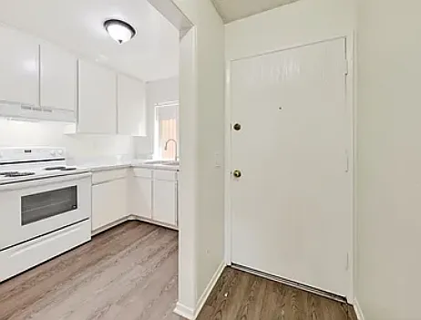 5252 Bishop St #8 — Photo 11