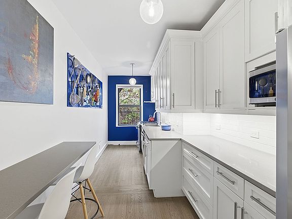 5th image of 357 W 55th St APT 4B