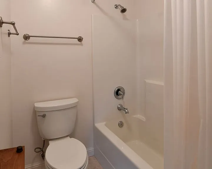106 Manlyn Dr — Photo 48