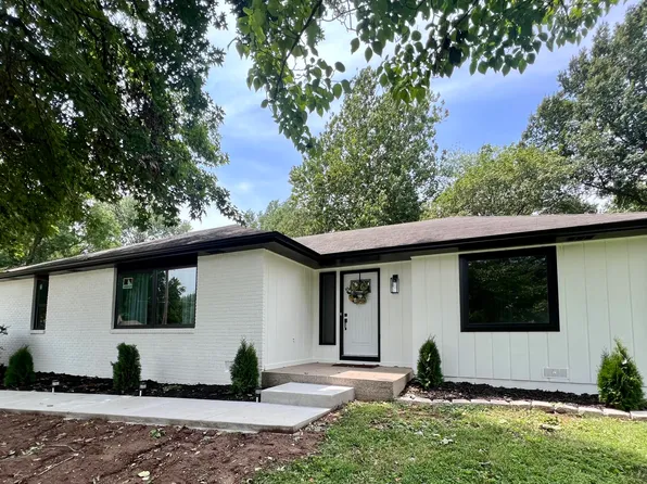 2451 S Camber Avenue, Springfield, MO 65809