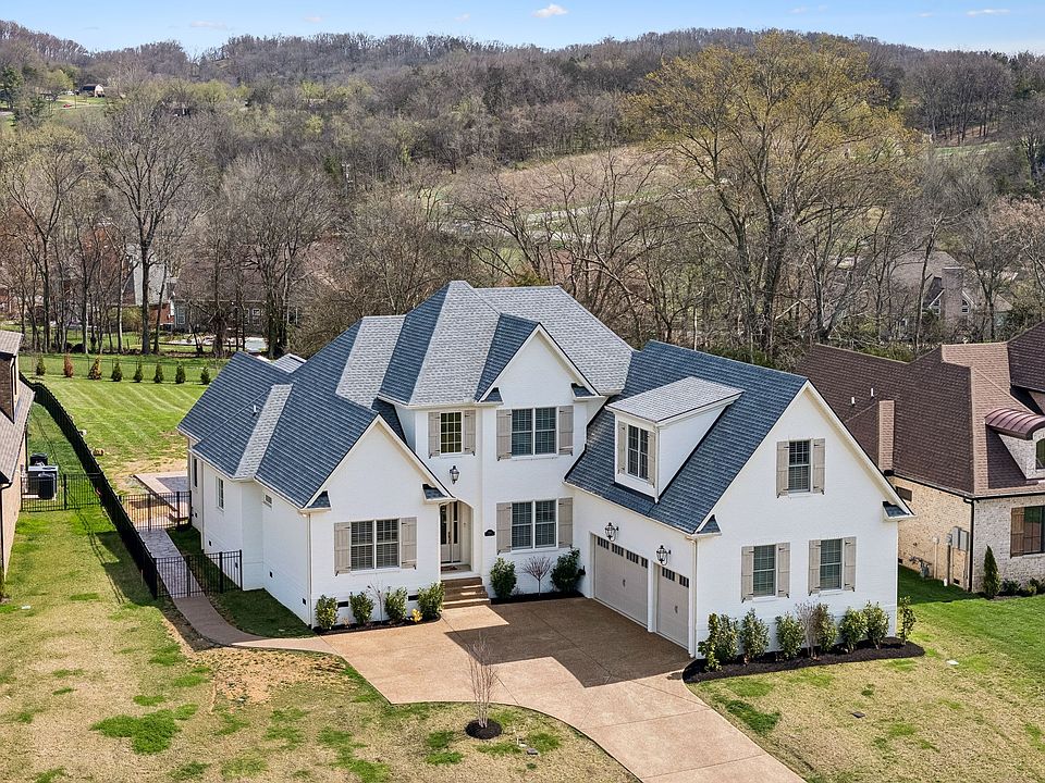 1st image of 1010 Luxborough Dr