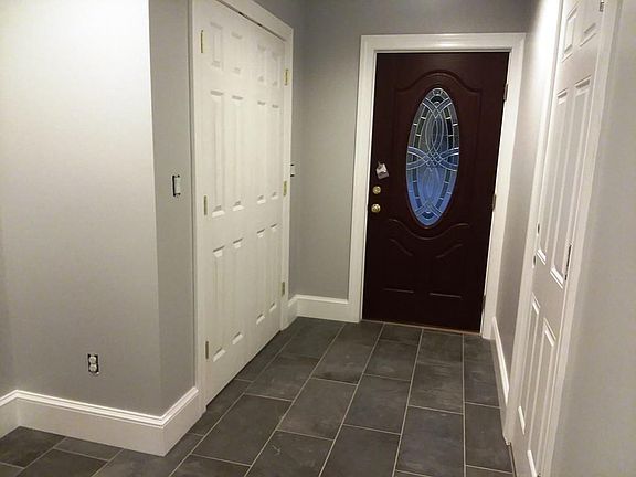 5th image of 126 Winter St
