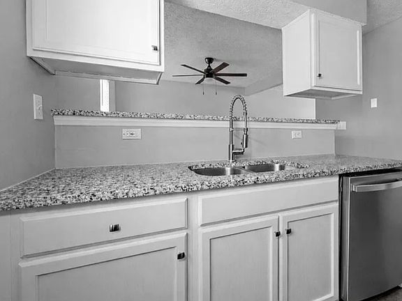 3rd image of 3109 Ebony Ct