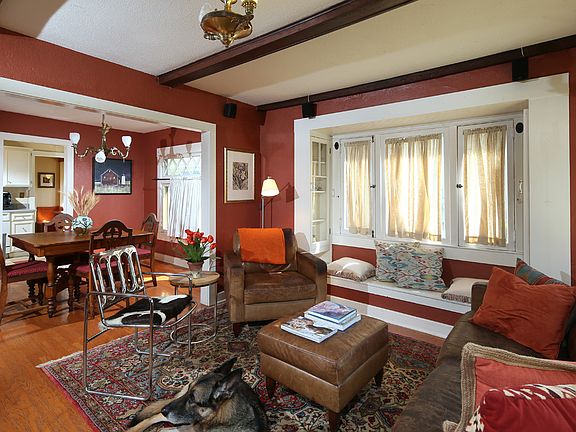 3rd image of 810 N Catalina Ave