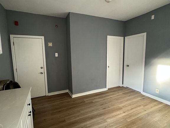 3rd image of 4632 Woodland Ave APT 3F