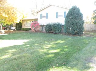 5675 Hanssen Rd, Gurnee, IL 60031