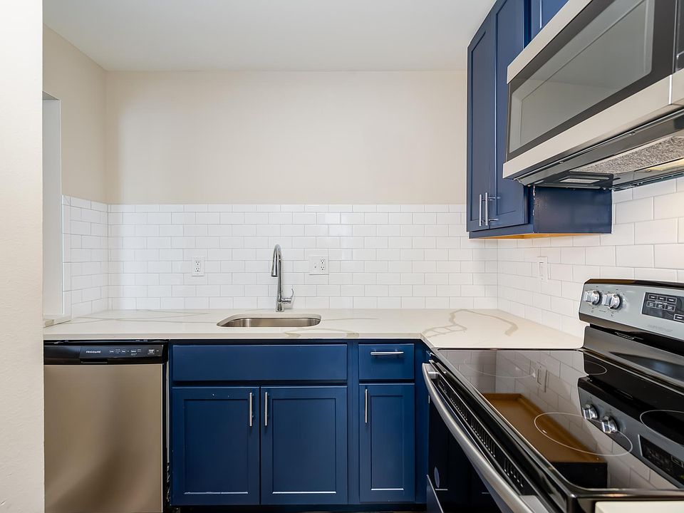 1st image of 304-5335 Delmar Blvd