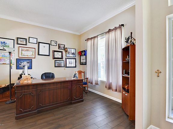 5th image of 925 Candlebark Dr