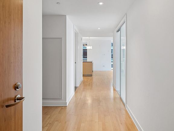4th image of 301 Mission St APT 19C