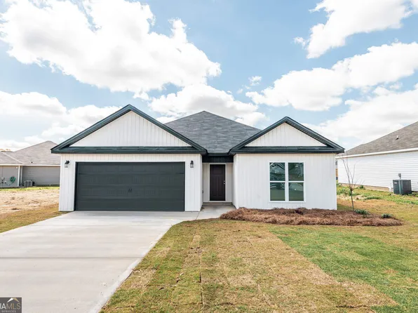 18 Cole Dr, Hawkinsville, GA 31036