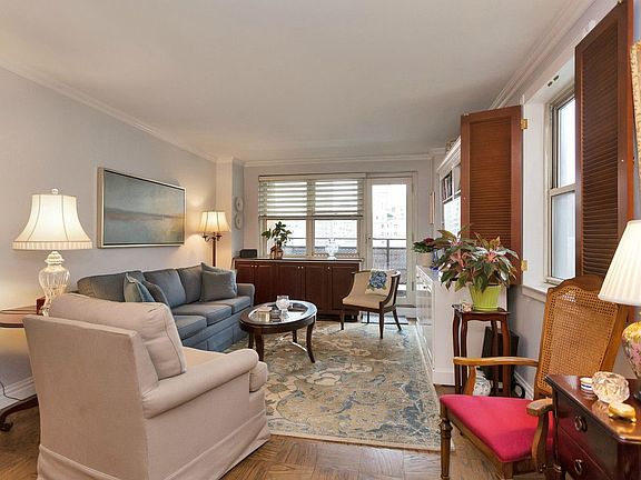 4th image of 333 E 79th St #10G