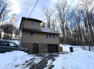 123 Deerfoot Rd, Lake Ariel, PA 18436