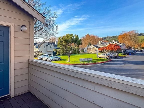 2nd image of 31 Golden Gate Cir