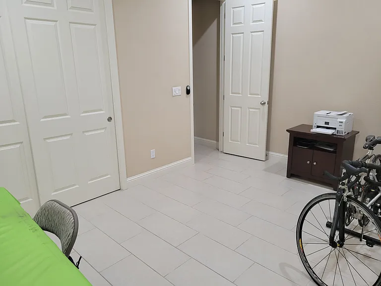 3300 Salem Ave — Photo 4