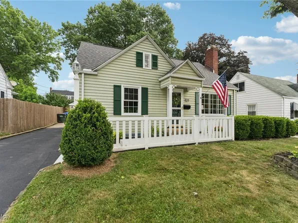 2053 26th St, Cuyahoga Falls, OH 44223