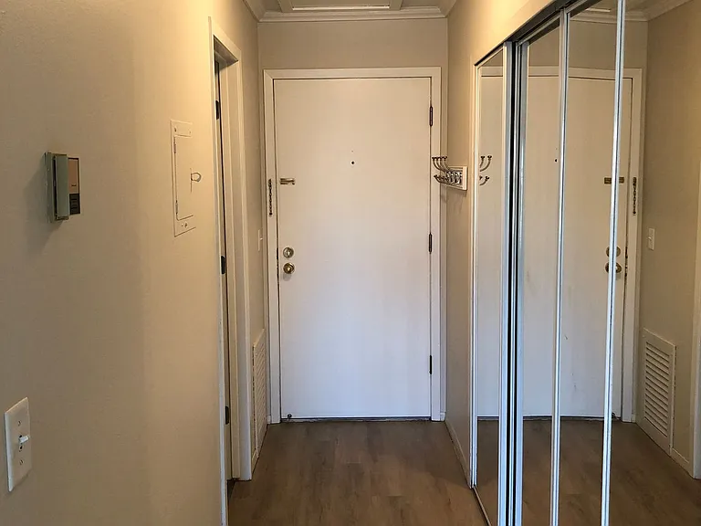 1040 Cleveland Apartments — Photo 10