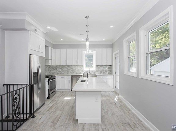 3rd image of 334 Hillside Ave