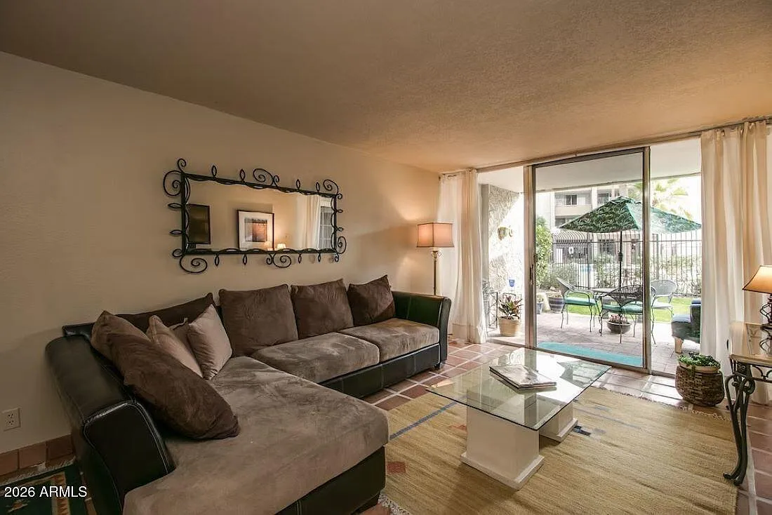 1 bed, 1.0 bath, 752 sqft, $1,800 — Photo 3