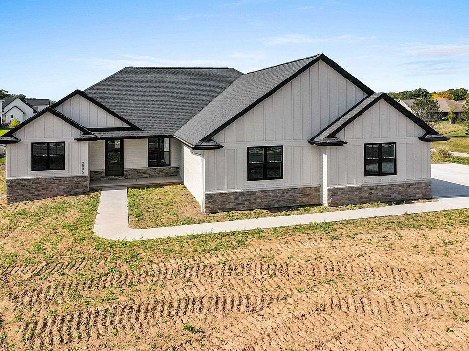 1st image of 2896 Creekwood Dr