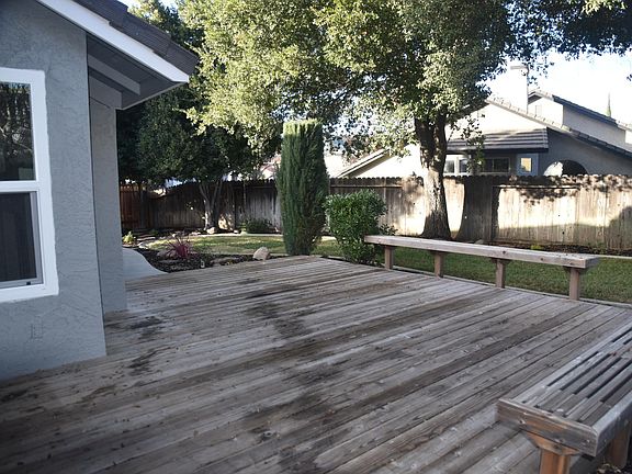 4th image of 301 Willowood Ct