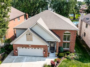 6625 W 91st Pl, Oak Lawn, IL 60453