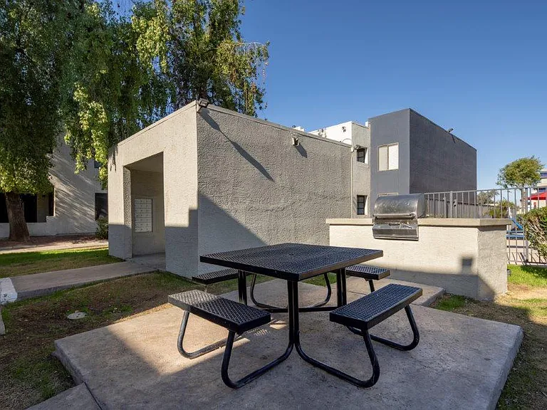 SunPointe Apartments — Photo 42