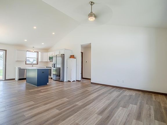 5th image of 305 W Wilson St