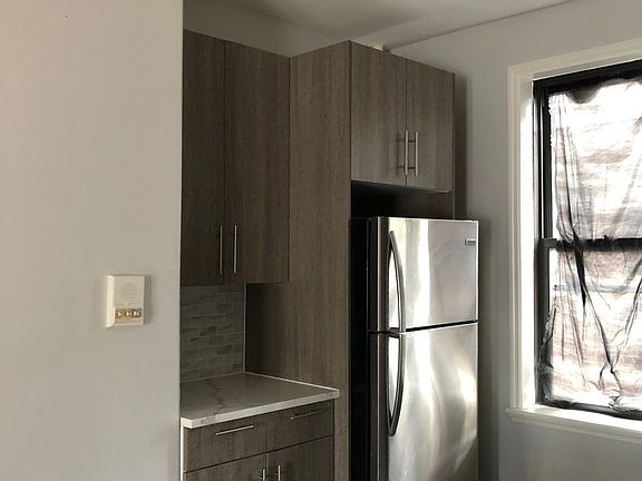 3rd image of 1320 47th St APT D4