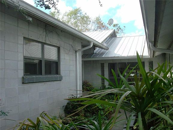 3rd image of 5815 Buchanan Dr