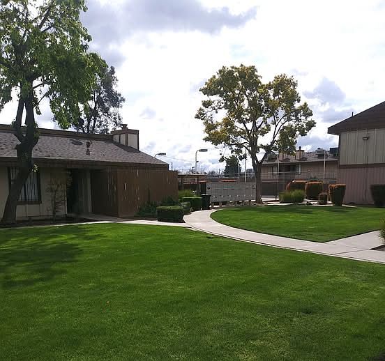 1st image of 1221 N Peach Ave APT 133