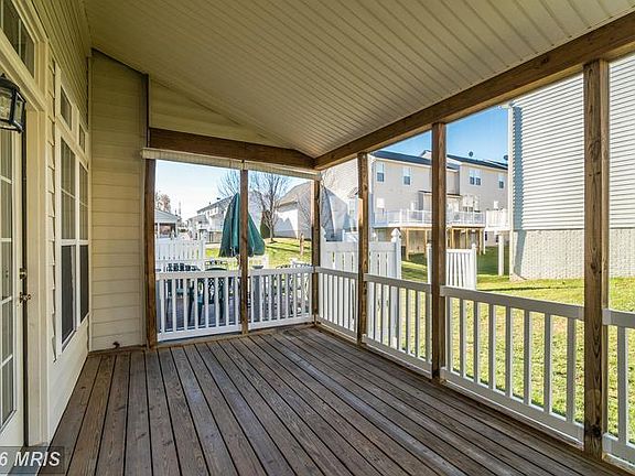 4th image of 223 Onyx Way