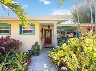 610 Poinsettia Rd, Nokomis, FL 34275
