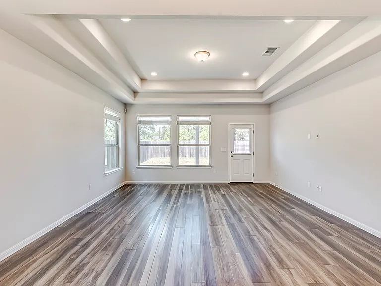 425 Arrowhead Vine St — Photo 5