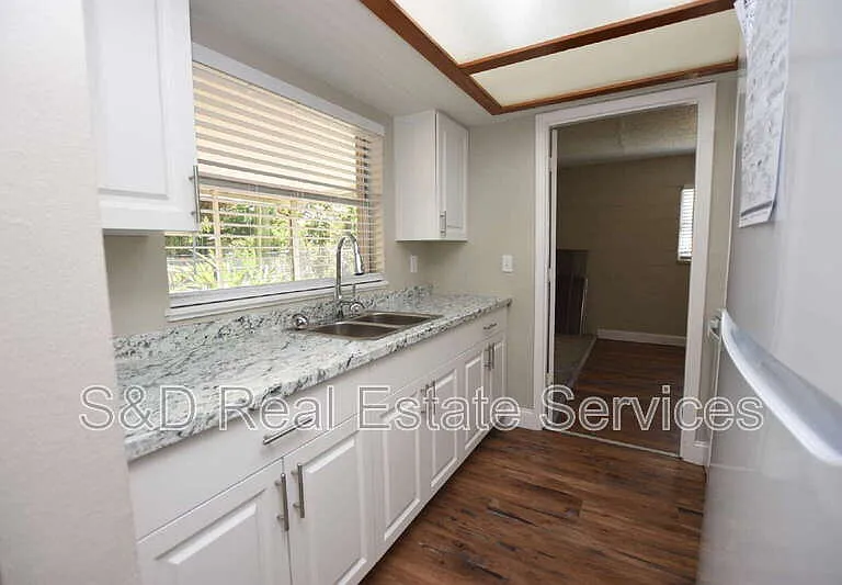 1224 Waterview Blvd E — Photo 2