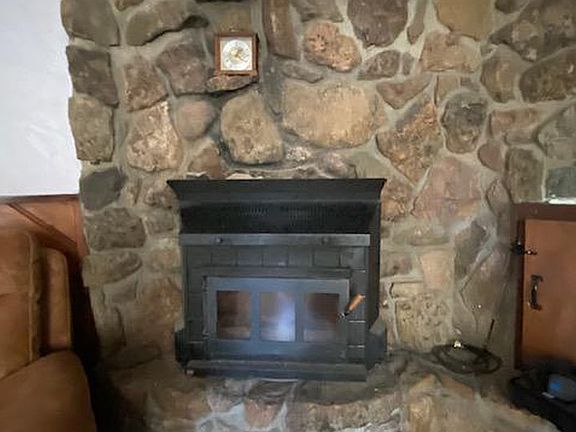 5th image of 326 Logan St