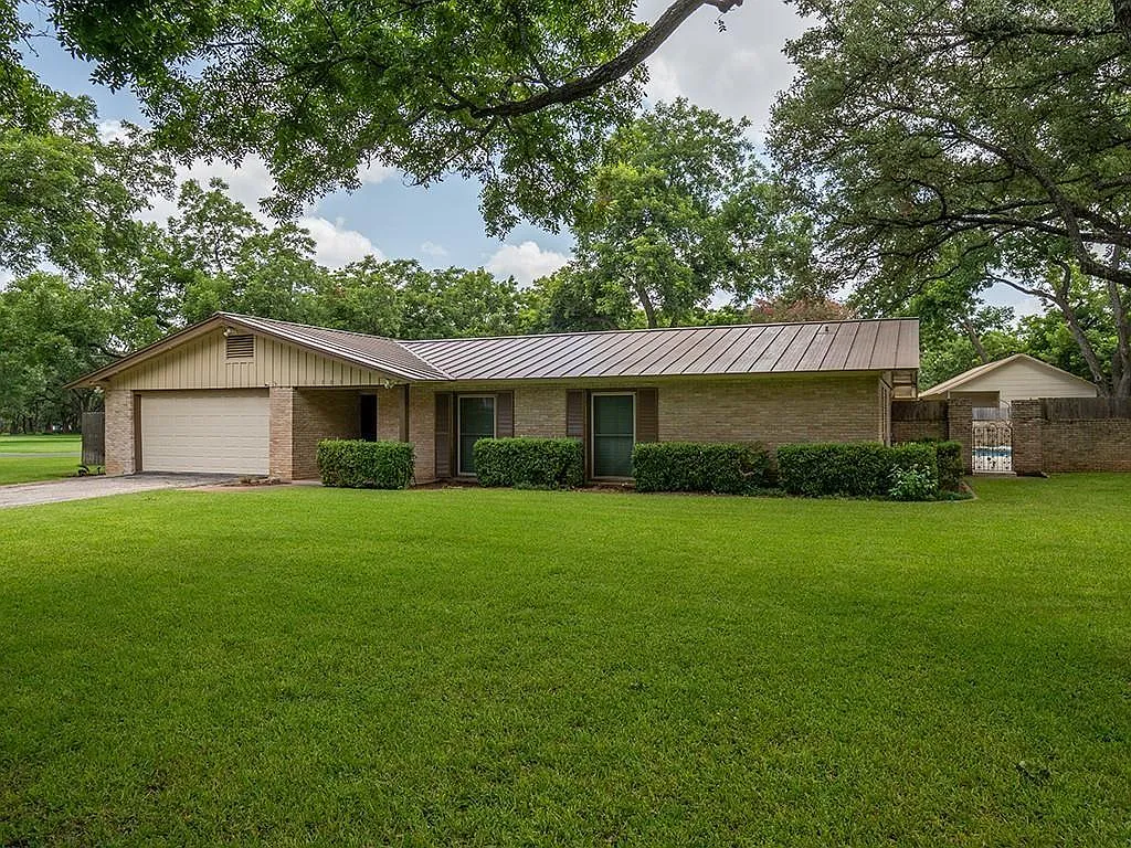 4 bed, 3.5 bath, 2752 sqft, $4,500 — Photo 1