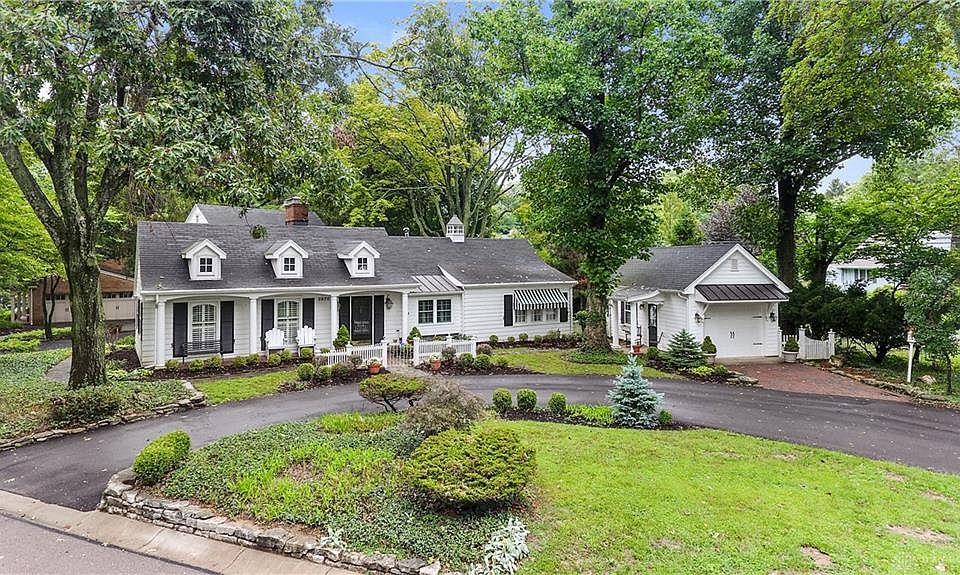 1st image of 3970 Applewood Ln