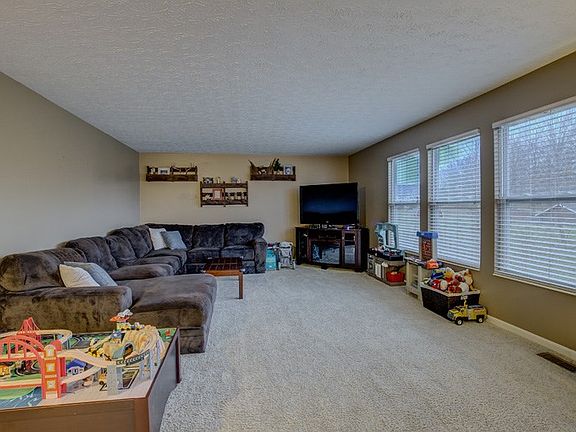 2nd image of 9770 Whispering Way