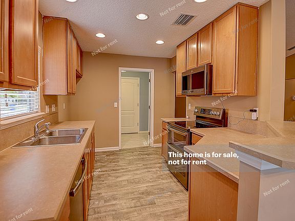 3rd image of 439 Sanwick Dr