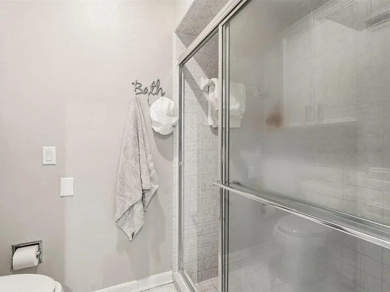 7927 Wolfield Ln — Photo 15