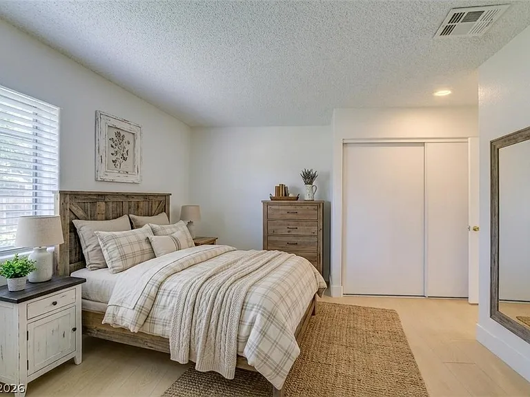 1800 Edmond St #124 — Photo 58