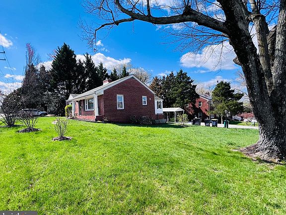 2nd image of 7604 Adelphi Rd